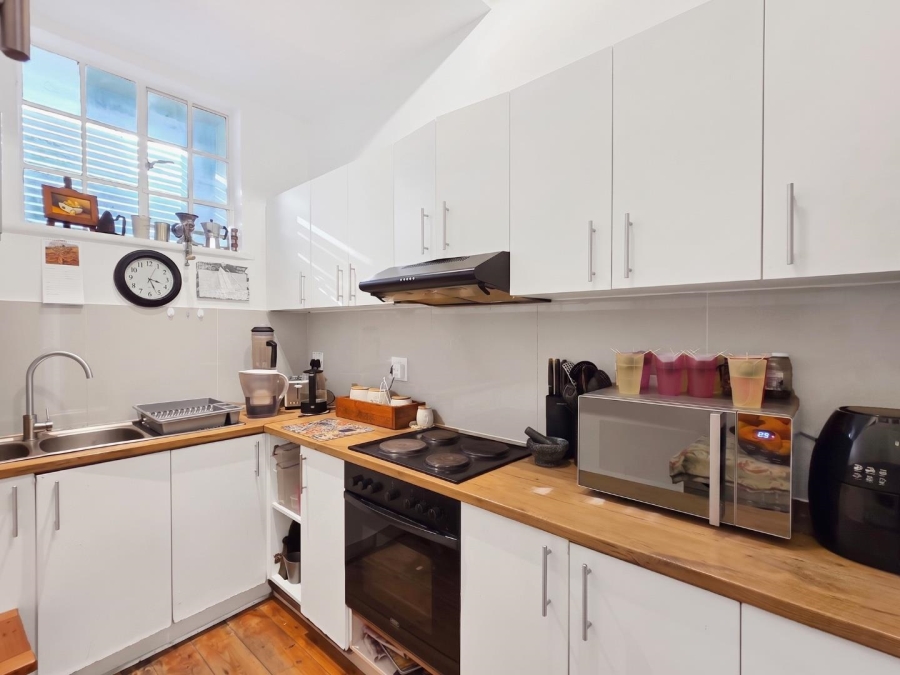 2 Bedroom Property for Sale in Sea Point Western Cape
